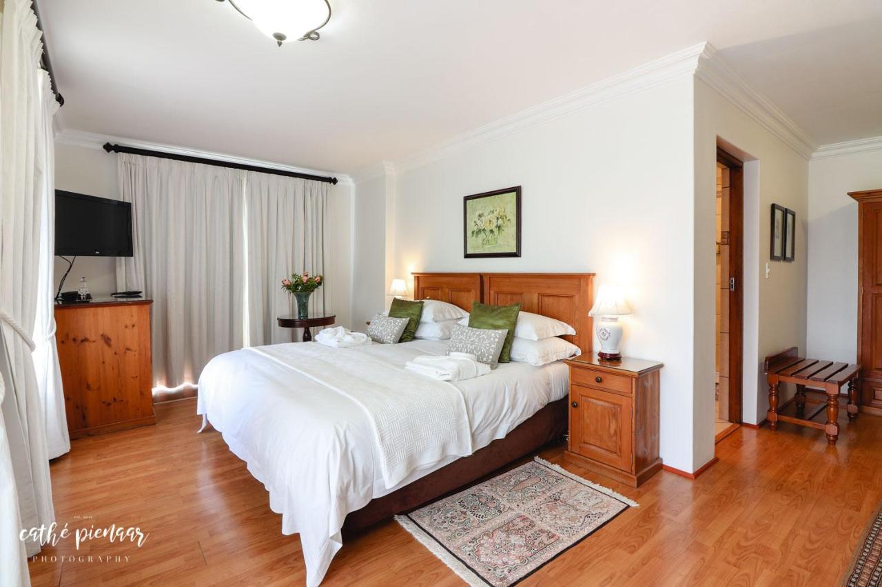 A Tuscan Villa Guest House Fish Hoek Exteriör bild