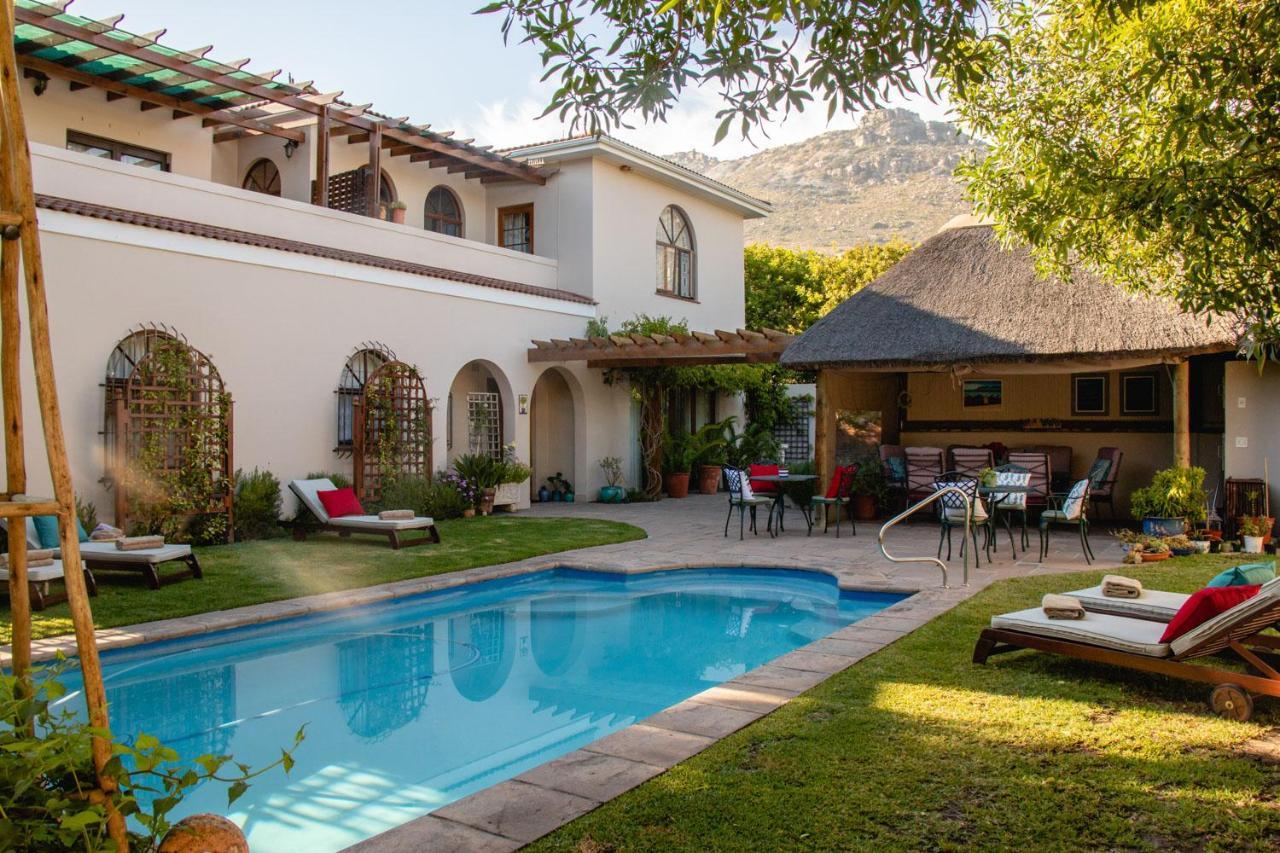 A Tuscan Villa Guest House Fish Hoek Exteriör bild
