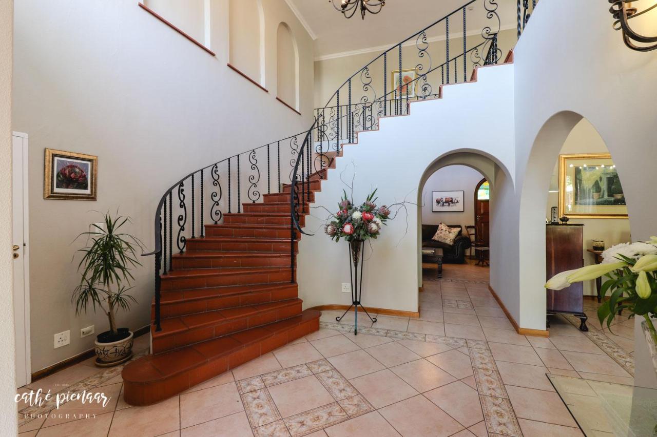 A Tuscan Villa Guest House Fish Hoek Exteriör bild