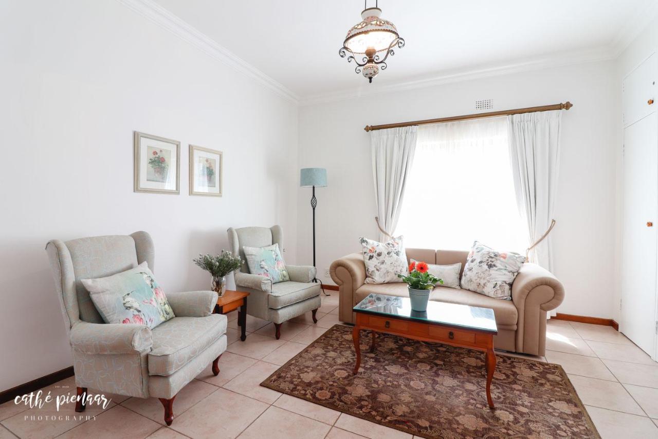 A Tuscan Villa Guest House Fish Hoek Exteriör bild